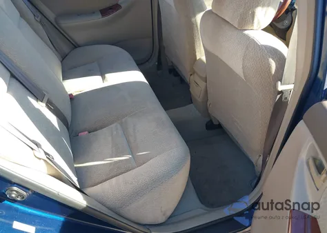 2003 Toyota Corolla Le z USA, uszkodzony, nr VIN 1NXBR32E83Z039064